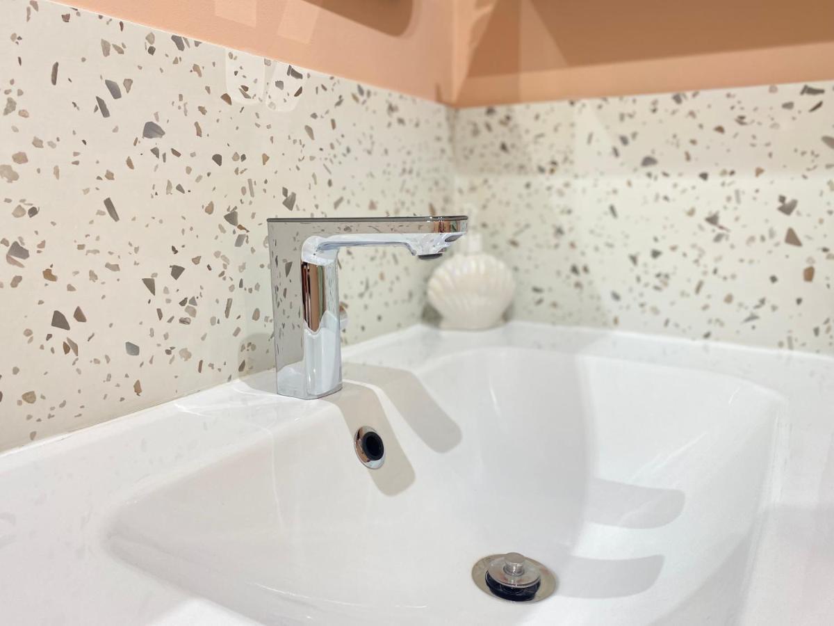 Studio La Petite Oasis- Ideal Couple - Calme - Balcon Sud - Lumineux - 10Min Du Centre & Plage - Proche Centre Juno Beach - Wifi Courseulles-sur-Mer Zewnętrze zdjęcie
