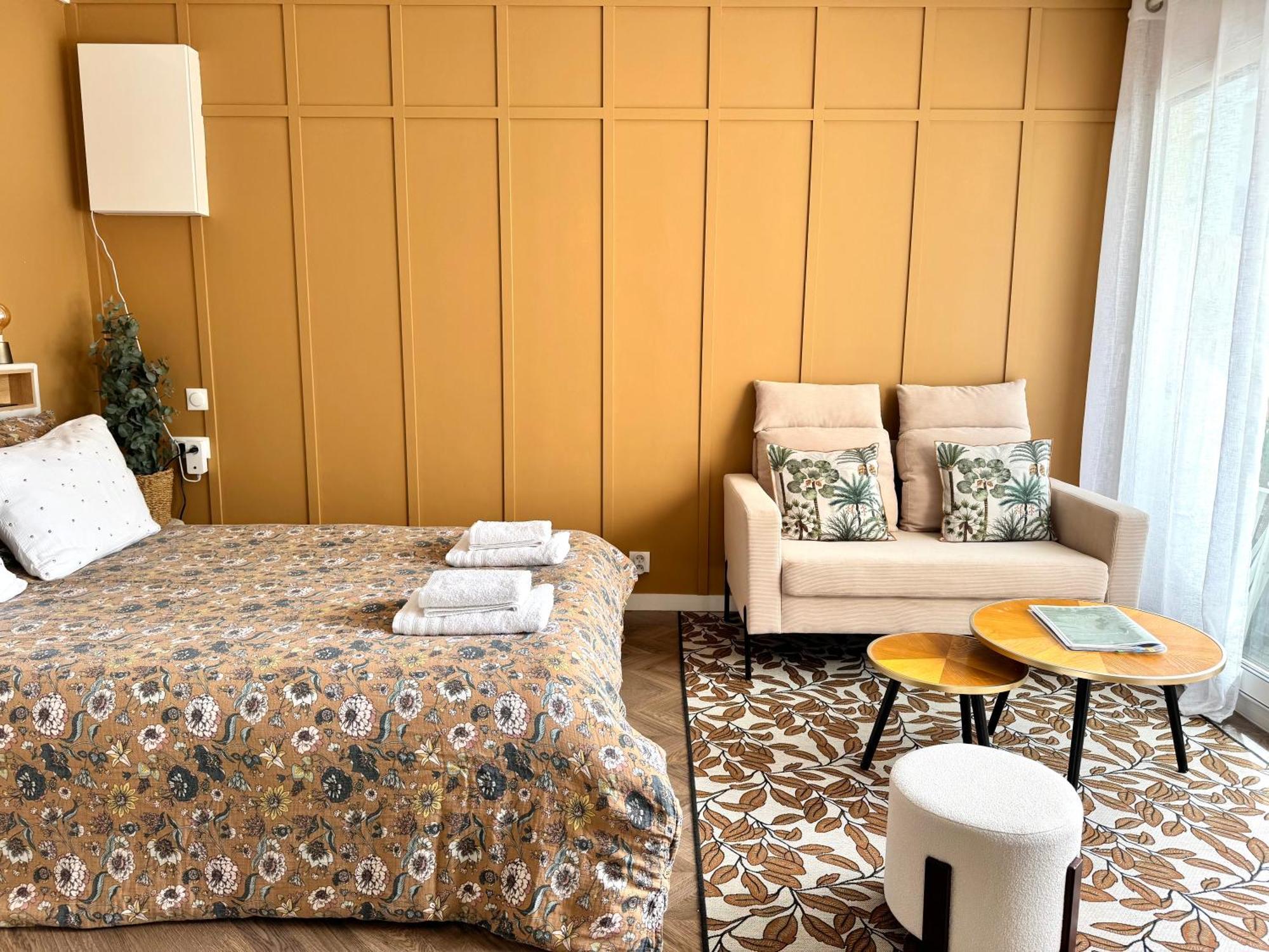 Studio La Petite Oasis- Ideal Couple - Calme - Balcon Sud - Lumineux - 10Min Du Centre & Plage - Proche Centre Juno Beach - Wifi Courseulles-sur-Mer Zewnętrze zdjęcie