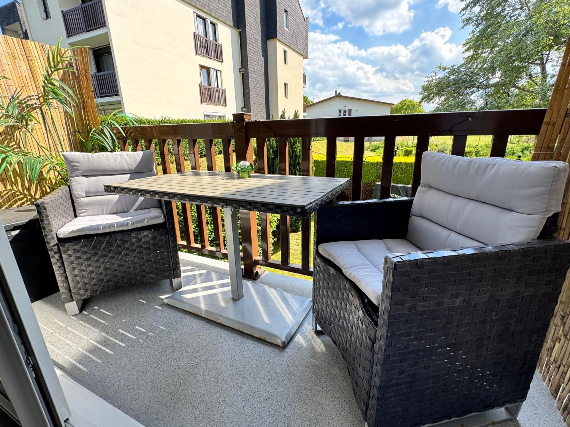 Studio La Petite Oasis- Ideal Couple - Calme - Balcon Sud - Lumineux - 10Min Du Centre & Plage - Proche Centre Juno Beach - Wifi Courseulles-sur-Mer Zewnętrze zdjęcie